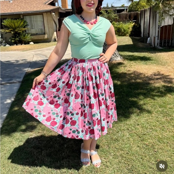 Pinup Couture Floral A-Line Skirt in Peach and Red - Picture 4 of 4